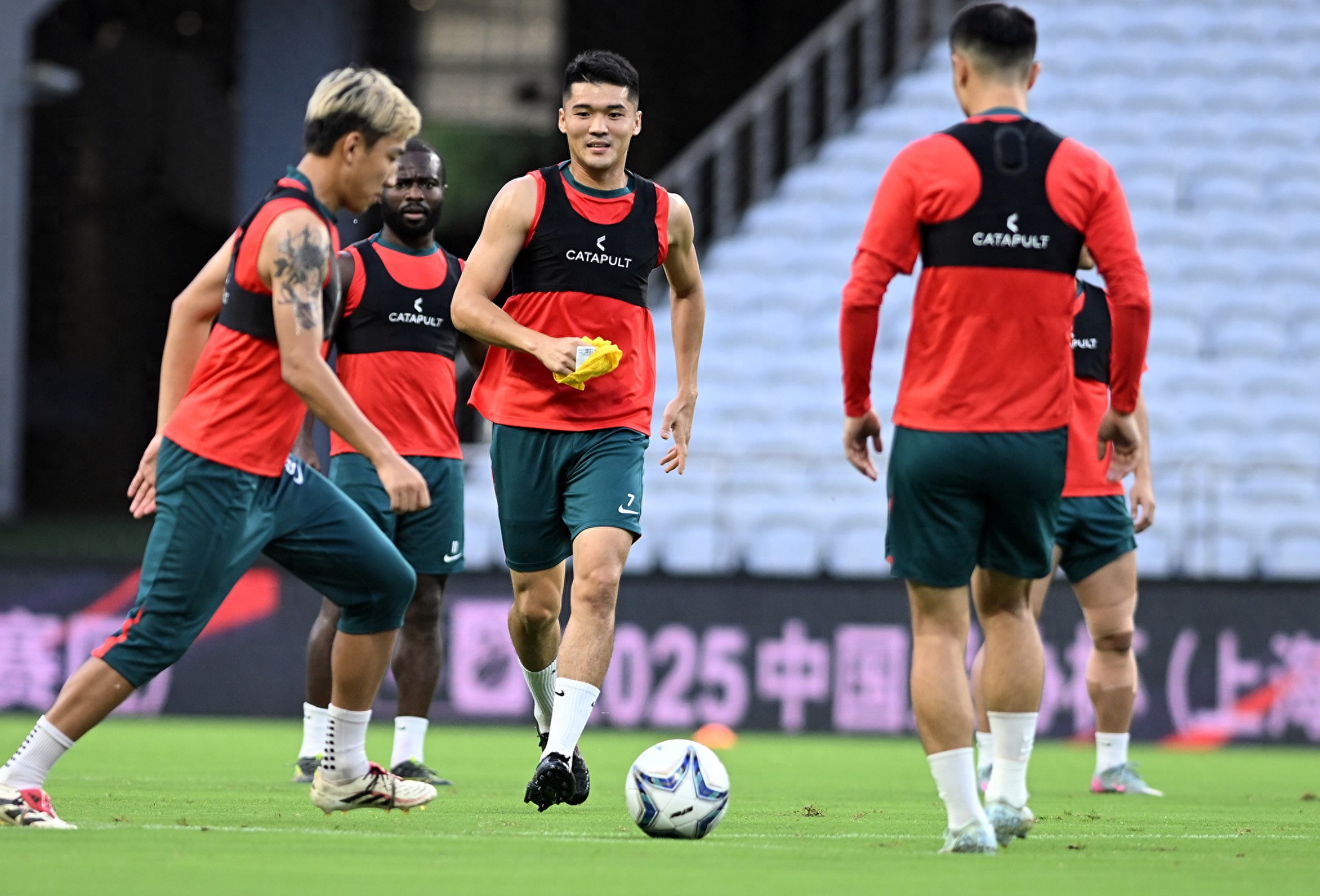 包含赛后山东男篮调整名单以备法国杯;伤情更新环节打磨;信心回归;年轻球员得到机会的词条 包含赛后山东男篮调整名单以备法国杯;伤情更新环节打磨;信心回归;年轻球员得到机会的词条