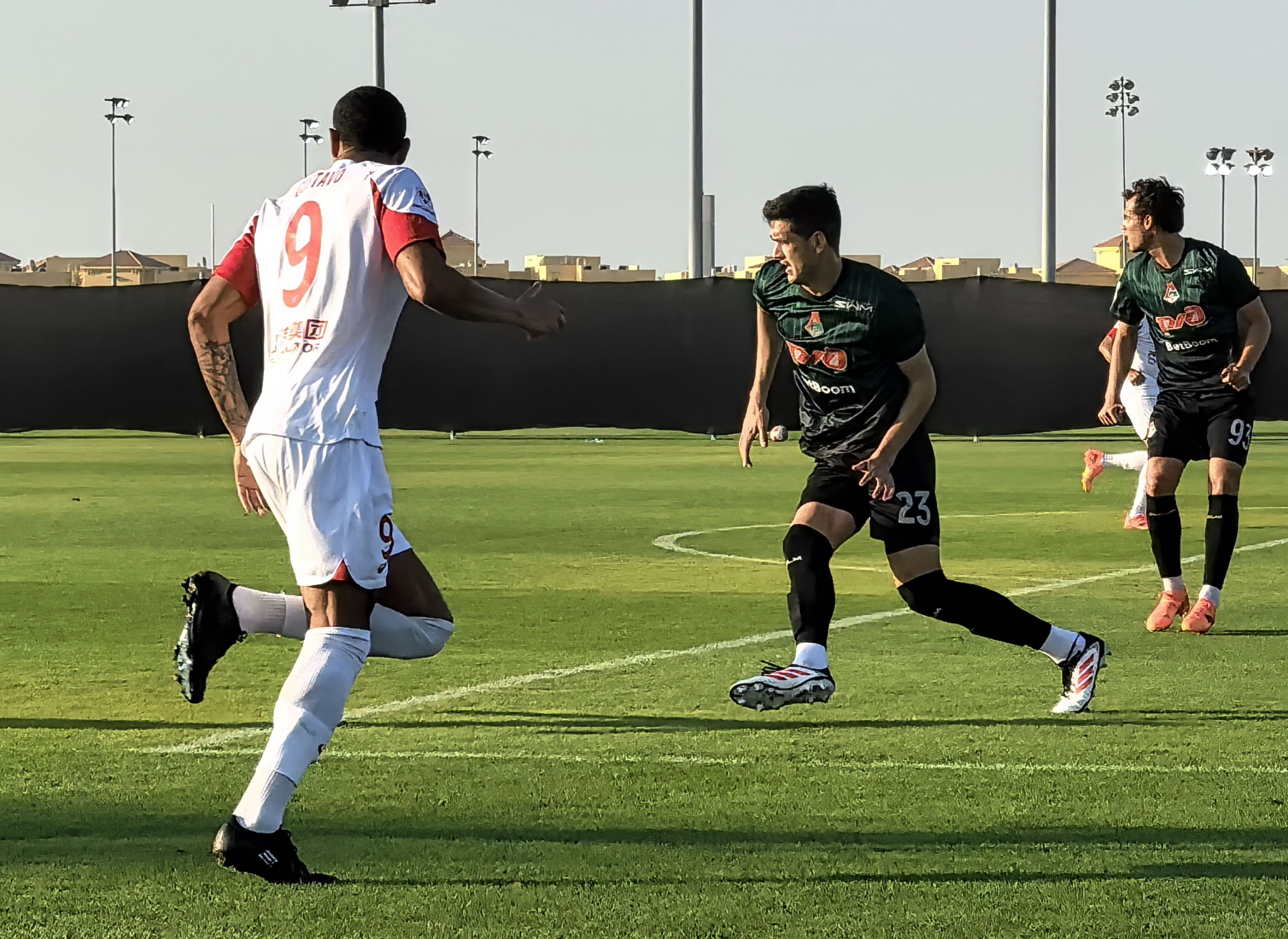 包含集结日体能课后，上海海港状态回暖备战英超，目标明确，资深球员宣示担当的词条